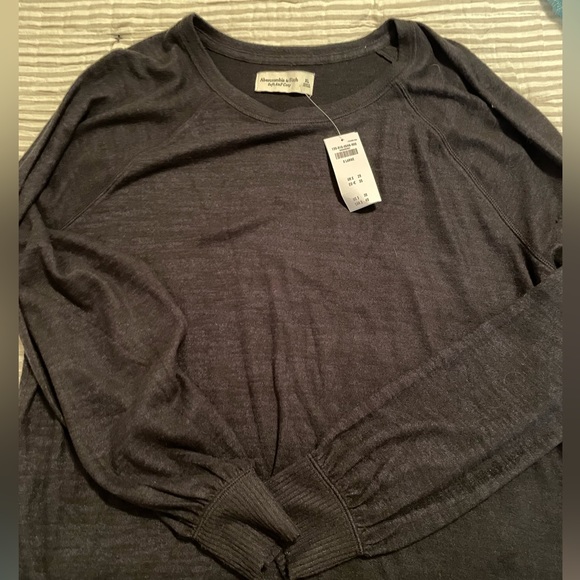 A&F Top - Picture 2 of 3